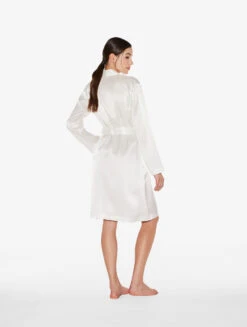 Robe Chambre Courte En Soie Blanche-Lingerie De Nuit En Soie-SILK 6 Robe Chambre Courte En Soie Blanche-Lingerie De Nuit En Soie-SILK -Mode Lingerie Boutique CFILPD0020293 CO NA0031 2 70528 39210.1649857075