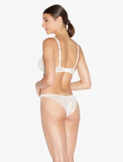 Slip Brésilien En Blanc Cassé Avec Dentelle Leavers-Tanga-NOTE BIANCHE -Mode Lingerie Boutique CFILPD0052000 BNA017 2 34792 41493.1691423762