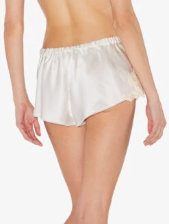 Hipster En Soie Blanche Avec Broderie En Guipure «frastaglio» Ivoire-Lingerie De Nuit En Soie-MAISON -Mode Lingerie Boutique CFILPDN019228 NA0231 2 18110 79473.1647517700