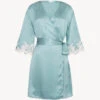Robe De Chambre Courte En Soie Vert Amande Rehaussée D’une Broderie En Guipure Frastaglio-Lingerie De Nuit En Soie-MAISON