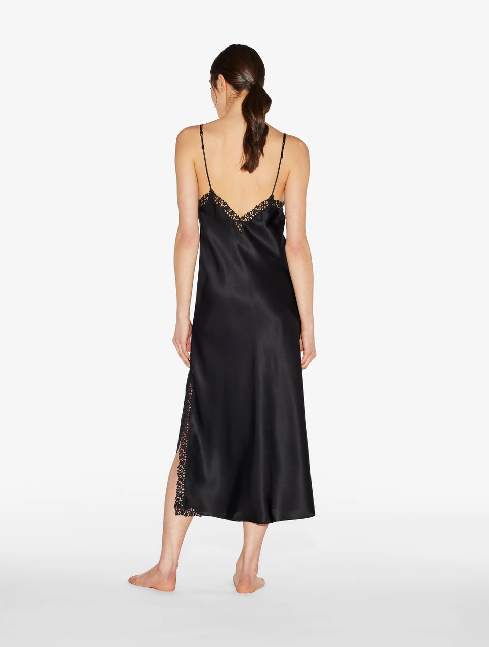 Chemise De Nuit Longue En Soie Noire Avec Macramé Frastaglio-Lingerie De Nuit En Soie-PETIT MACRAME 3 Chemise De Nuit Longue En Soie Noire Avec Macramé Frastaglio-Lingerie De Nuit En Soie-PETIT MACRAME – Image 3