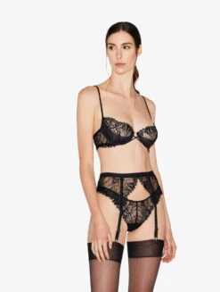 Soutien-gorge Push-up Ampliforme Noir Avec Finitions En Dentelle Leavers-Rembourré-EXOTIQUE 9 Soutien-gorge Push-up Ampliforme Noir Avec Finitions En Dentelle Leavers-Rembourré-EXOTIQUE -Mode Lingerie Boutique CFIPLM004069 NRB010 4 20917 26846.1654867974