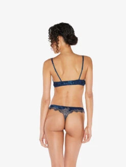 Soutien-gorge Push-up En Soie Bleue Rehaussée D’une Broderie En Guipure «frastaglio» Ivoire-Rembourré-MAISON 6 Soutien-gorge Push-up En Soie Bleue Rehaussée D’une Broderie En Guipure «frastaglio» Ivoire-Rembourré-MAISON -Mode Lingerie Boutique CFIPLM005088 BL0261 2 03635 23810.1651759033