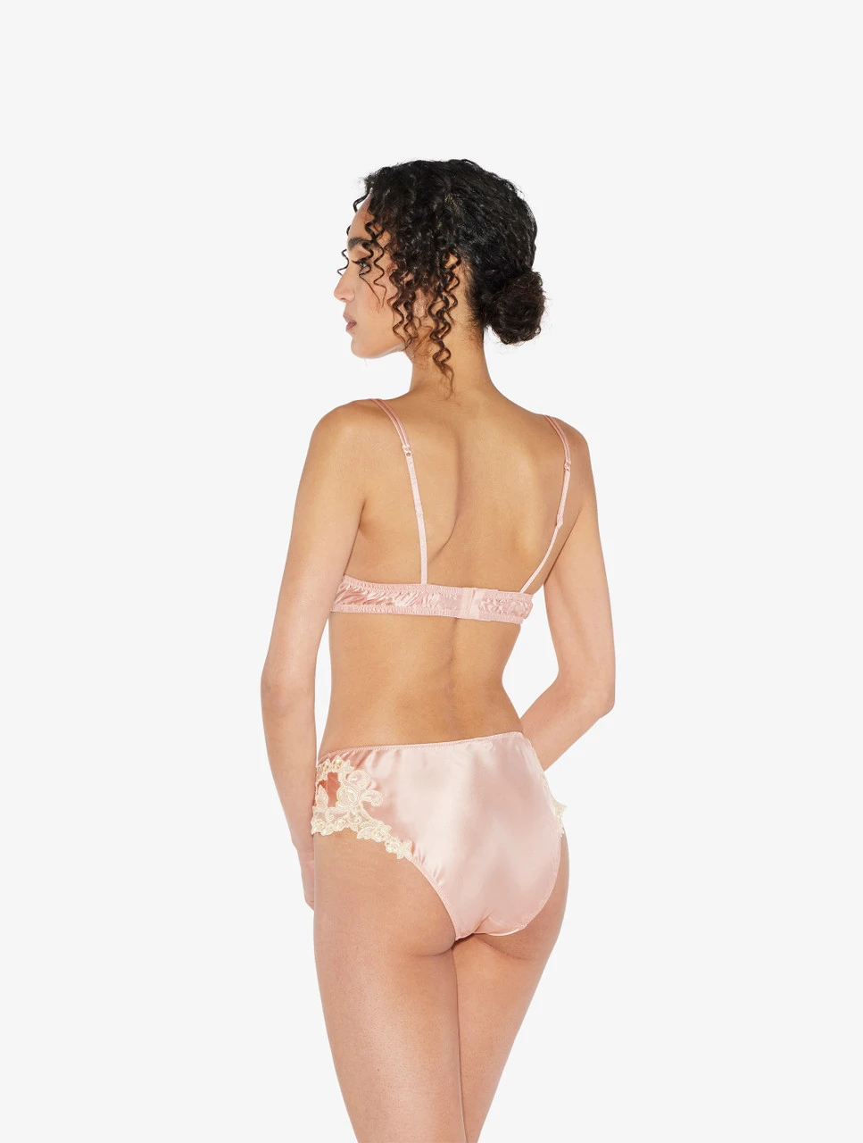 Soutien-gorge Push-up En Soie Rose Rehaussée D’une Broderie En Guipure «frastaglio» Ivoire-Rembourré-MAISON 3 Soutien-gorge Push-up En Soie Rose Rehaussée D’une Broderie En Guipure «frastaglio» Ivoire-Rembourré-MAISON – Image 3