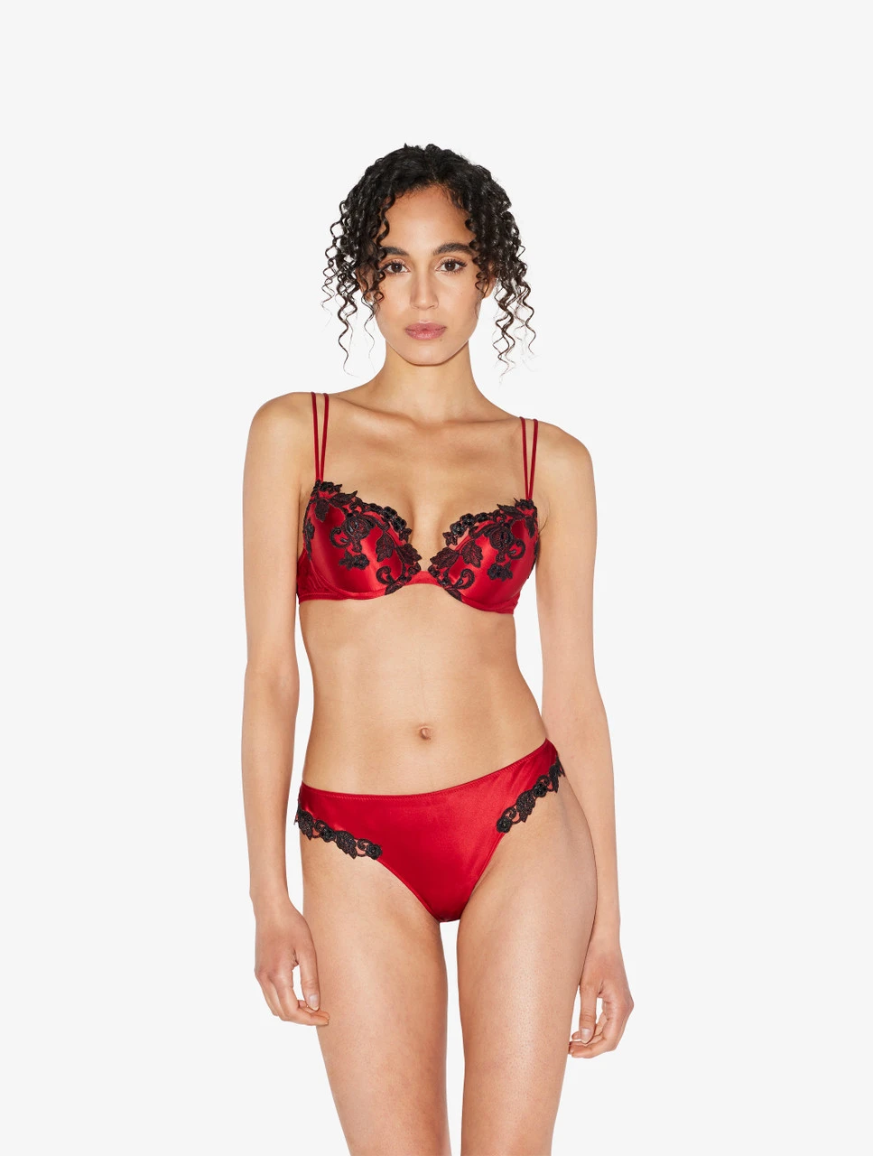 Soutien-gorge Push-up En Soie Rouge Rehaussée D’une Broderie En Guipure «frastaglio» Ivoire-Rembourré-MAISON 2 Soutien-gorge Push-up En Soie Rouge Rehaussée D’une Broderie En Guipure «frastaglio» Ivoire-Rembourré-MAISON – Image 2