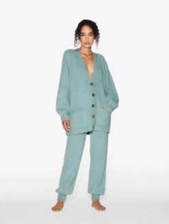 Cardigan En Laine D'alpaga Mélangée De Couleur Vert Amande-Loungewear-FLUFFY COCOON 7 Cardigan En Laine D'alpaga Mélangée De Couleur Vert Amande-Loungewear-FLUFFY COCOON -Mode Lingerie Boutique CFIPLM0056190 MUW070 3 76348 68690.1665507284